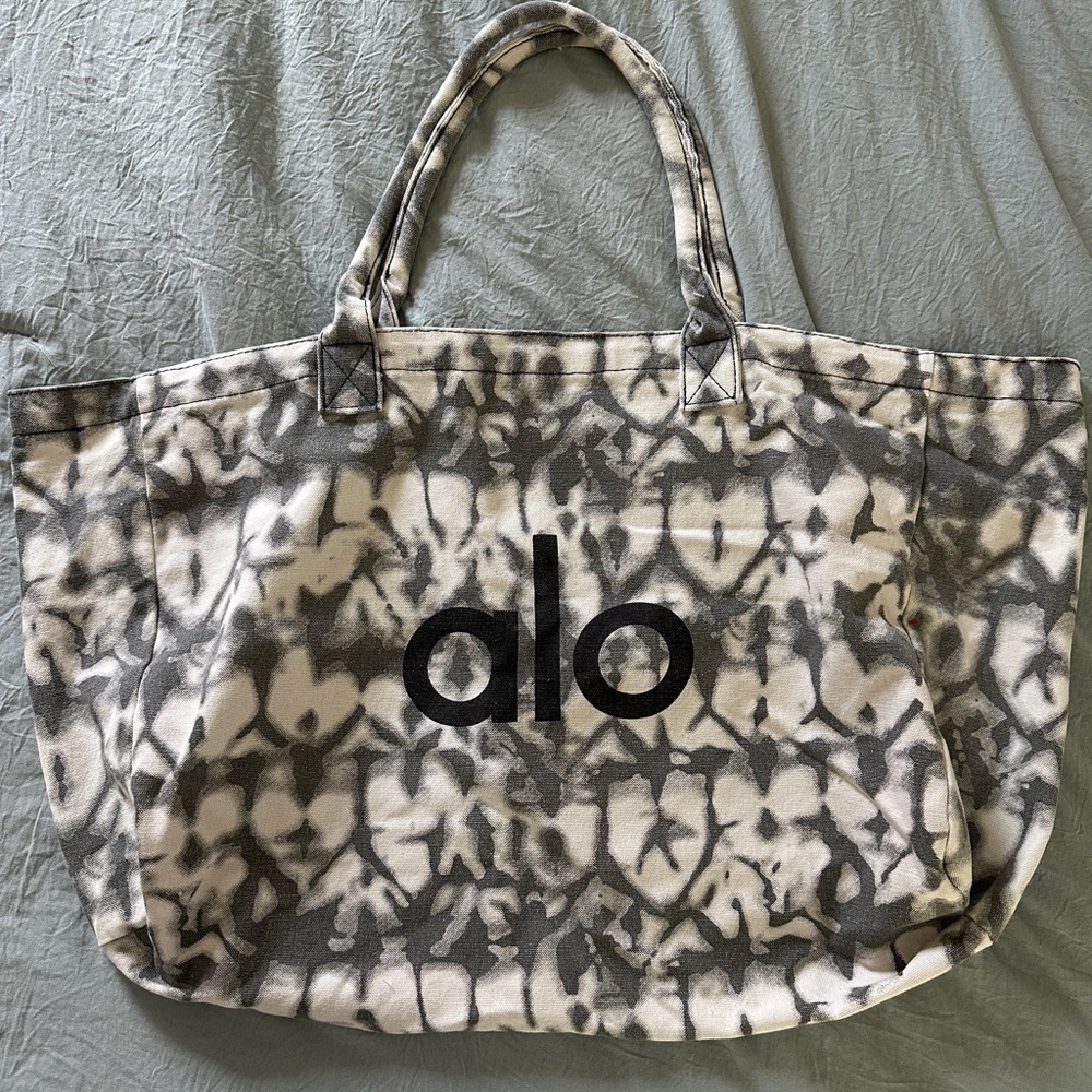 ALO Yoga Black and Gray Patterned Tote Bag